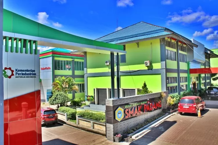 SMAK Padang, salah satu sekolah vokasi industri tingkat menengah atas unggulan Kemenperin.  (dok. SMAK Padang)