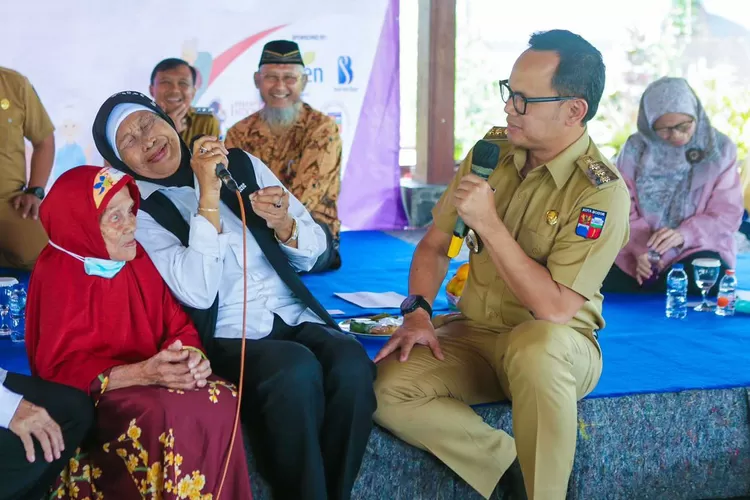 Wali Kota Bogor Bima Arya dalam perayaan puncak Hari Lansia. (Pemkot Bogor)