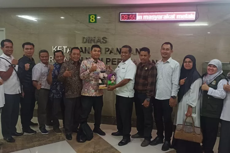 DPRD Pasaman kunjungi Pemerintah Kota Bekasi dengan maksud ingin tiru cara Urban Farming (Pemkot Bekasi)
