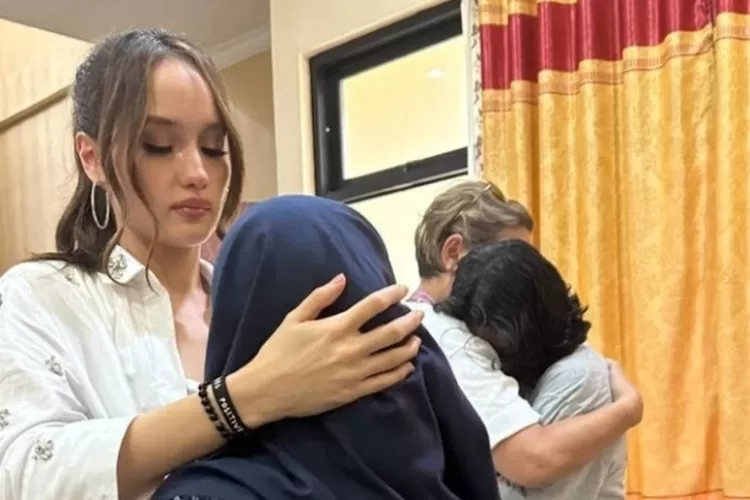 Peringati Hari anak maluku, Cinta Laura datang tanpa dibayar. (Instagram/@bellafajrah)