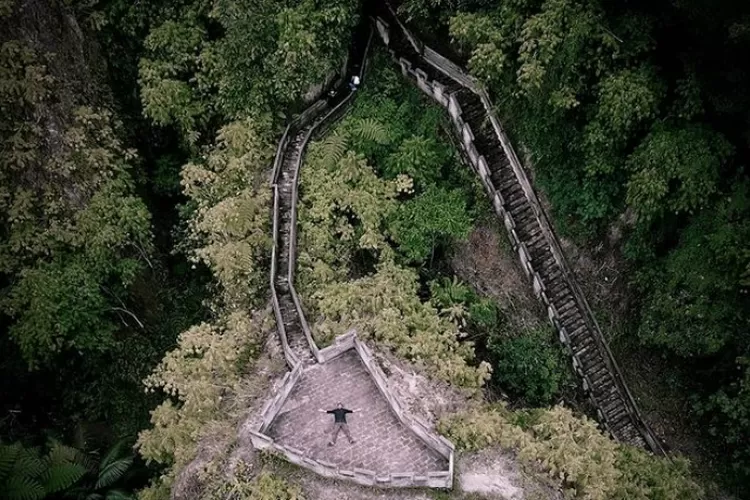 Janjang Saribu di Bukittingi Sumatera Barat seperti Tembok Besar Cina (Piaman Explore)
