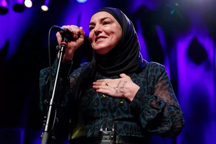 inead O'Connor, penyanyi asal Irlandia Sinead O'Connor meninggal dunia di usia 56 tahun, menjadi berita terpopuler JakartaInsider.id