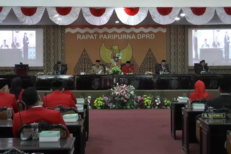 Rapat paripurna istimewa Hari Jadi Kendal ke 418 di gedung DPRD Kendal Kamis 27 juli 2023. ( (edi prayitno/kontributor kendal))