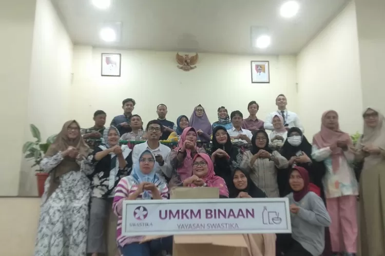 Ketua serta pengurus Komunitas Usaha Mikro Kecil Menengah (UMKM) Kuaci Kelurahan Cilangkap resmi berganti.  Ismawati yang telah bertugas sejak 2021 menjadi Ketua UMKM Kuaci, resmi digantikan oleh Selfi Nofryanti untuk periode 2023-2026. Sebagai ketua yang baru, Selfi sudah menyiapkan berbagai langka (Andika Eka )