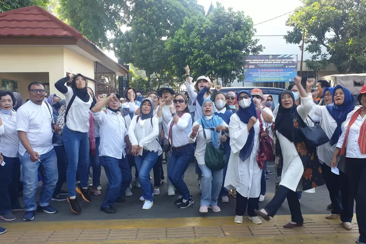 Anggota KSP SB saat persidangan di PN Bogor, belum lama ini. (dok pribadi)