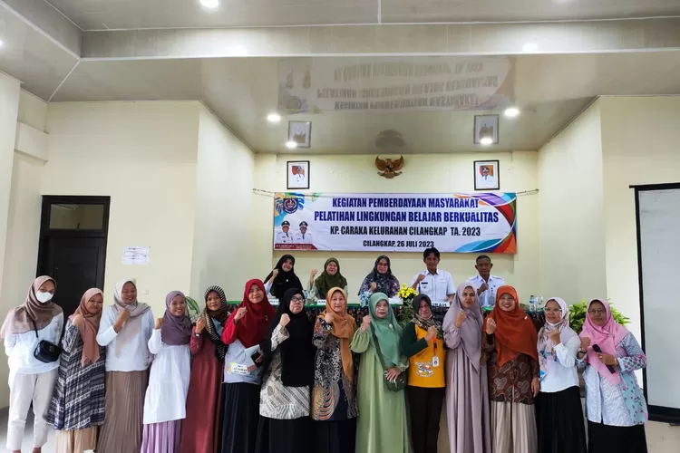 Pembinaan lingkungan belajar berkualitas kepada stakeholder RW3, di aula Kelurahan Cilangkap (Andika Eka)