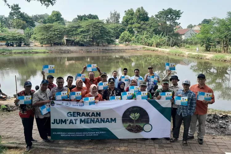 Gerakan Jumat Menanam yang berlangsung di Situ Tujuh Muara Pokja 12 Bojongsari, Kota Depok, Jumat 
