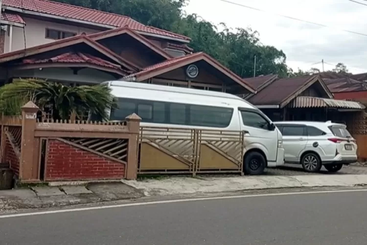 Bamboo shack, penginapan murah Bukittinggi (Youtube Combro Channel)