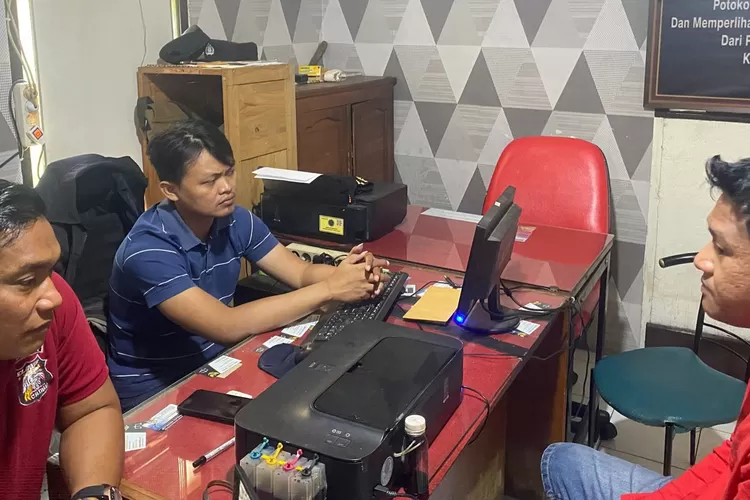 Polisi mengamankan maling hp di Stasiun Poncol Semarang yang ternyata adalah DPO dari Rembang. (Istimewa)