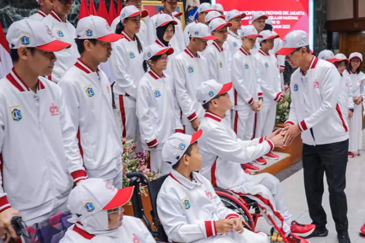 Penjabat Gubernur DKI Jakarta Heru Budi Hartono melepas kontingen Pekan Paralimpik Pelajar Nasional (Peparpenas) ke-10, Jumat (28/7-23). 