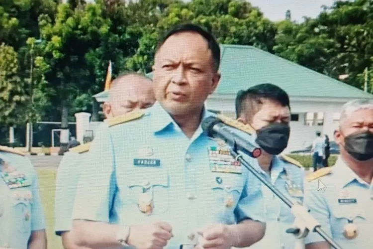 Kepala Staf Angkatan Udara (KSAU) Marsekal Fadjar Prasetyo mengaku prihatin dengan kasus dugaan korupsi suap yang menjerat dua anggota TNI AU, termasuk salah satunya Kabasarnas RI periode 2021-2023 Henri Alfiandi.  (tangkapan layar instagram @infokomando)