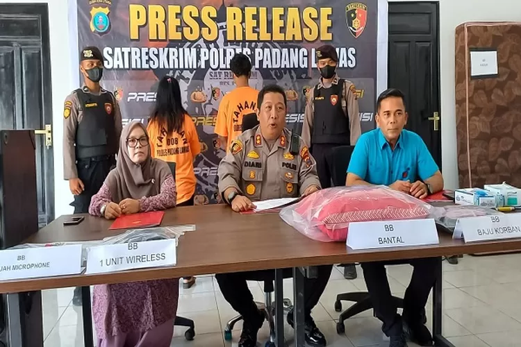 Kapolres Padanglawas AKBP Diari Astetika SIK gelar konferensi pres terkait kasus tindak pidana ekploitasi dan pencabulan anak dibawah umur (Realitasonline.id/ASR)