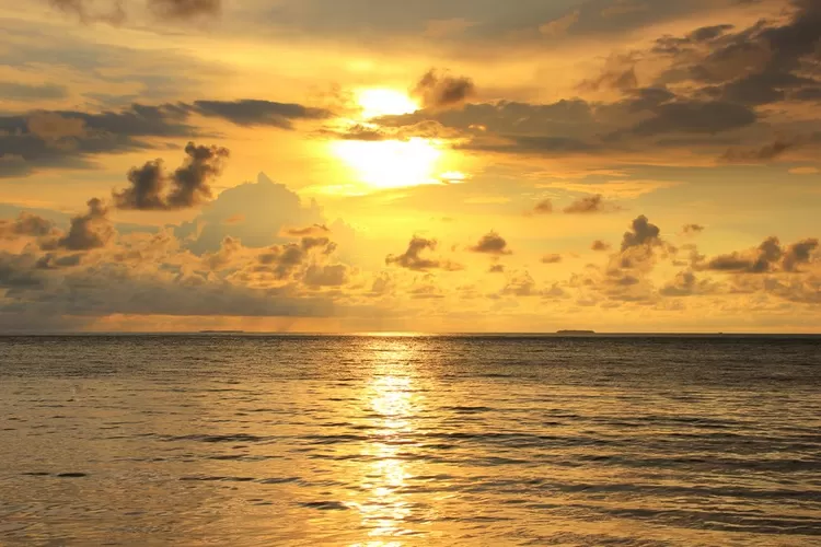 Pantai Padang, Sumatera Barat (Indonesiakaya.com)