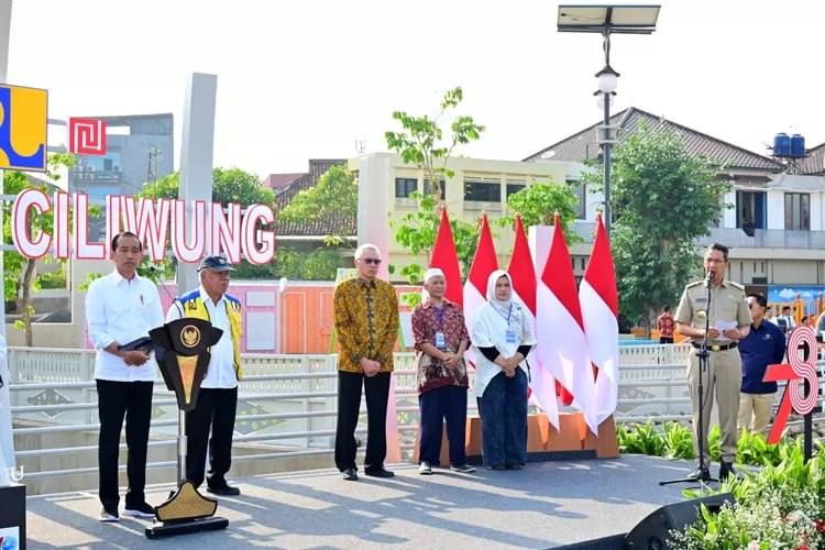 Presiden Jokowi  meresmikan Sodetan Kali Ciliwung-Kanal Banjir Timur (KBT), Jakarta, pada Senin, 31 Juli 2023.