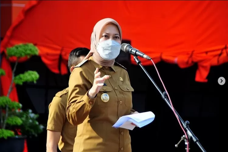 Bupati Riau, Rezita Meylani Yopi mendapatkan rekor muri (Instagram Rezita Meylani Yopi)