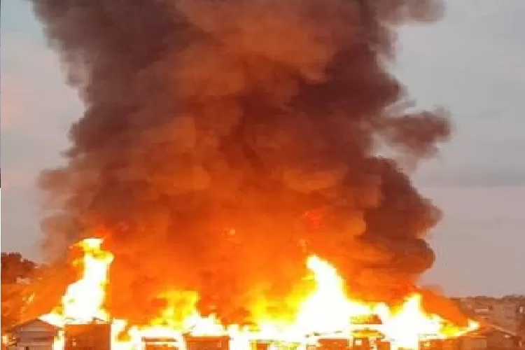 Rumah Terbakar di Kecamatan Pahandut Palangka Raya. Foto: Istimewa