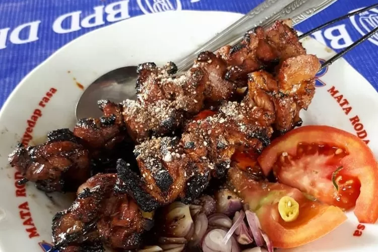 ilustrasi sate kambing terkenal paling enak laris di Jogja (IG @satekambingsortalok)