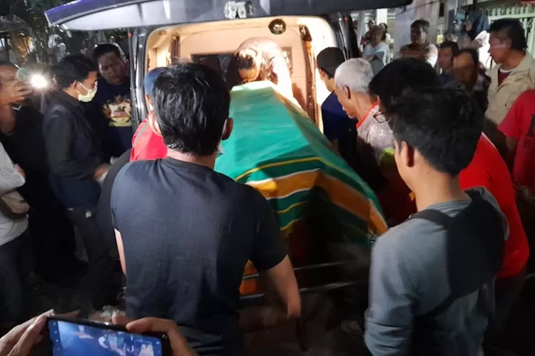 Jenazah perempuan yang meninggal di kos Karangsari Semarang ternyata memiliki tumor.  (Ayosemarang.com/ Audrian Firhannusa)