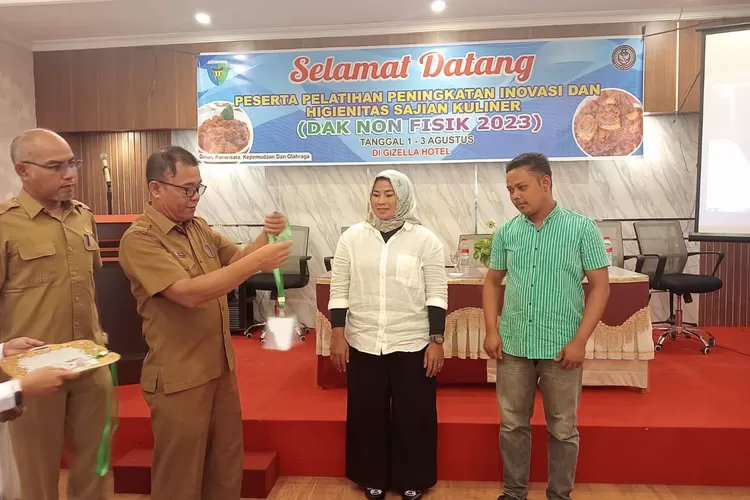 40 Pelaku Kuliner se-Kabupaten Pesisir Selatan Diberikan Pelatihan Peningkatan Inovasi Kuliner (Kominfo Pesisir Selatan)