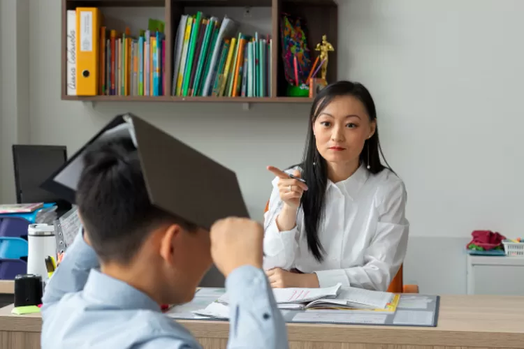 20 Soal PKN Kelas 3 SD Tentang HAK Dan KEWAJIBAN Beserta Jawabannya ...