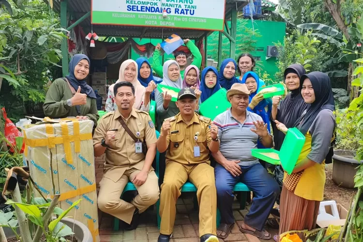 Stakeholder RW5 KWT Selendang Ratu yang menjadi lokasi fokus program Kampung Caraka. (Andika Eka )