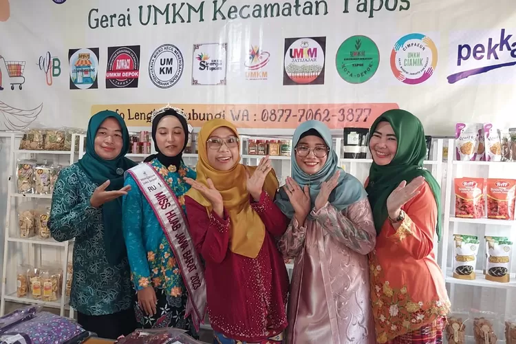 Gerai pojok UMKM Sinergia yang terletak di halaman Kantor Kecamatan Tapos.