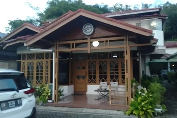 Bamboosa Guest House merupakan salah satu alternatif penginapan murah di Kota Bukittinggi.