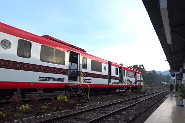 Kereta Lembah Anai di Stasiun Kayu Tanam. (Tangkapan Layar YouTube Imotorium Vlog.)