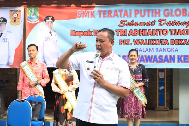Plt Wali Kota Bekasi Tri Adhianto paparkan Wawasan Kebangsaan kepada pelajar. (Pemkot Bekasi)