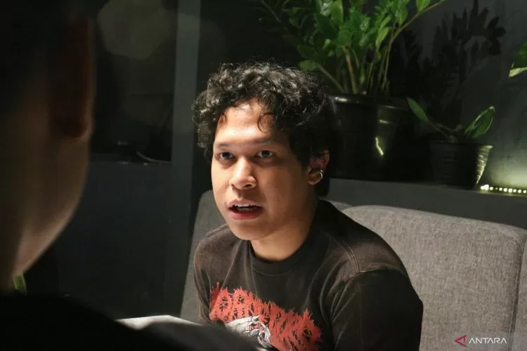 Hindia pada jumpa pers di Jakarta, Rabu (2/8).  (ANTARA/Pamela Sakina)