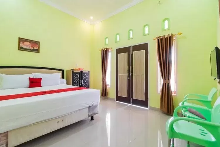 Hotel RedDoorz Syariah dekat Hot Waterboom Solok Selatan dengan Harga Termurah. (Tiket.com )