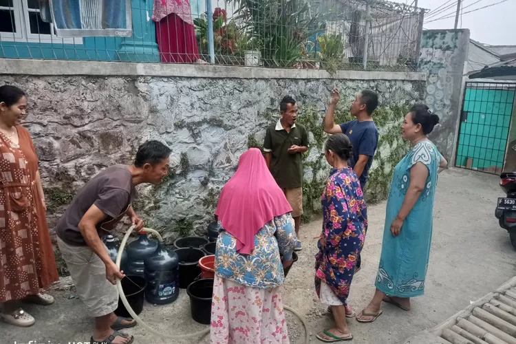 Warga di Kawasan Puncak, Cisarua, Kabupaten Bogor mulai dilanda kekeringan. (Rijal/Metropolitan)
