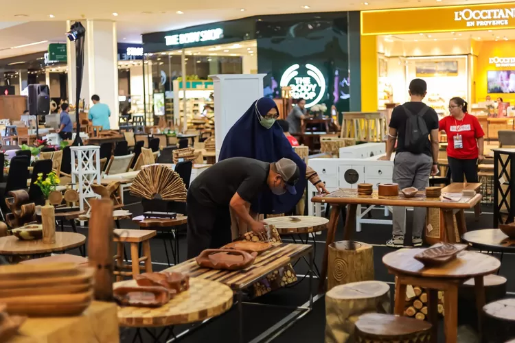 Pameran furniture terbesar di kota Solo dengan tema "Obral Mebel" di The Park Mall Solo Baru, dari tanggal 1 hingga 6 Agustus 2023. (dok)