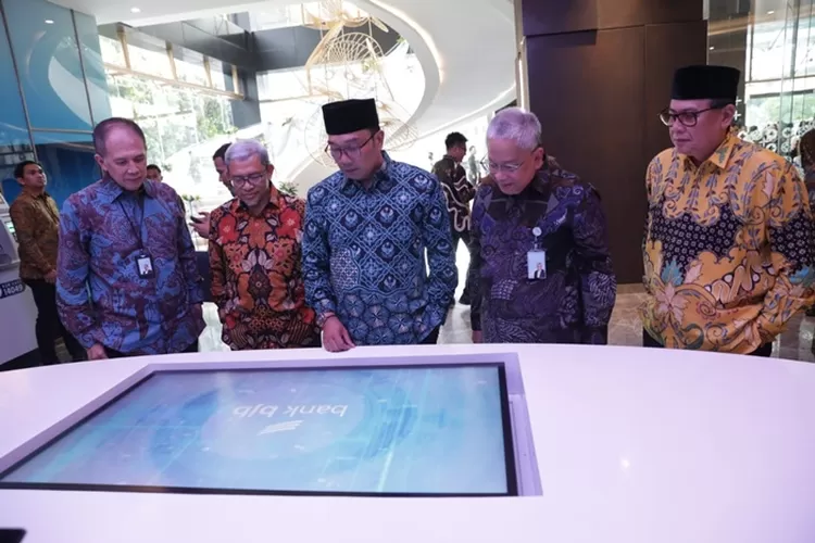 Gedung Kantor bank bjb di T Tower Optimalkan Layanan Kepada Nasabah 