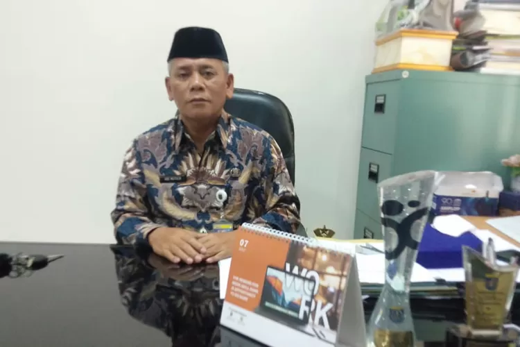 Camat Tapos, Abdul Mutolib.