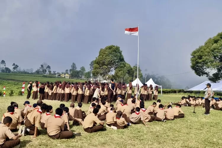 200 Siswa SMP Prima Cendekia Islami mengikuti kegiatan Pramuka di Sekolah Alam PCI Pengalengan, Kabupaten Bandung - Foto: Humas PCI