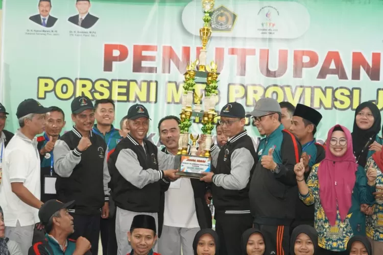 Borong 7 Medali Emas Kabupaten Jombang Resmi Juara Umum Porseni MTs ...