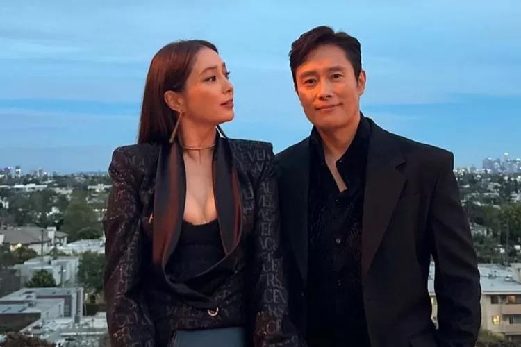Lee Min Jung dan Lee Byung Hun umumkan kehamilan anak kedua (Soompi)
