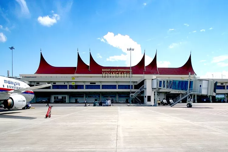 Bandara Internasional Minangkabau, adalah salah satu bandara tersibuk di Sumatera. (mcojaya.com)