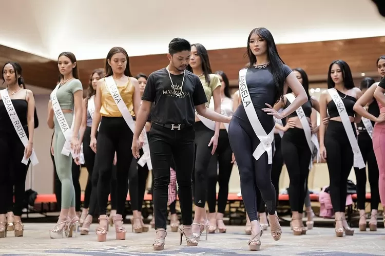 Sampai Terlihat Jerawat Tubuh Begini Foto Tanpa Busana Finalis Miss Universe Indonesia Dalam 1458