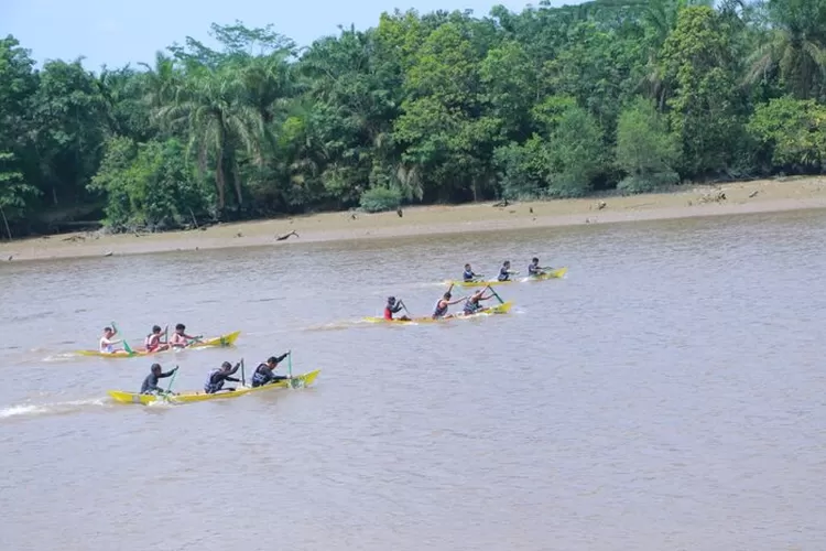 Festival Pacu Sampan Pekanbaru.  (dok. Pemko Pekanbaru)