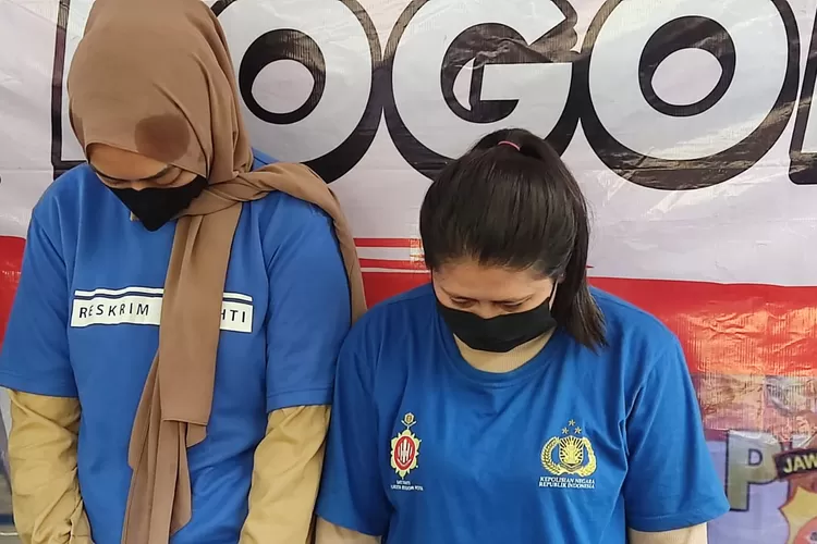 Dua tersangka penipuan modus arisan lelang diamankan jajaran Polresta Bogor Kota. 