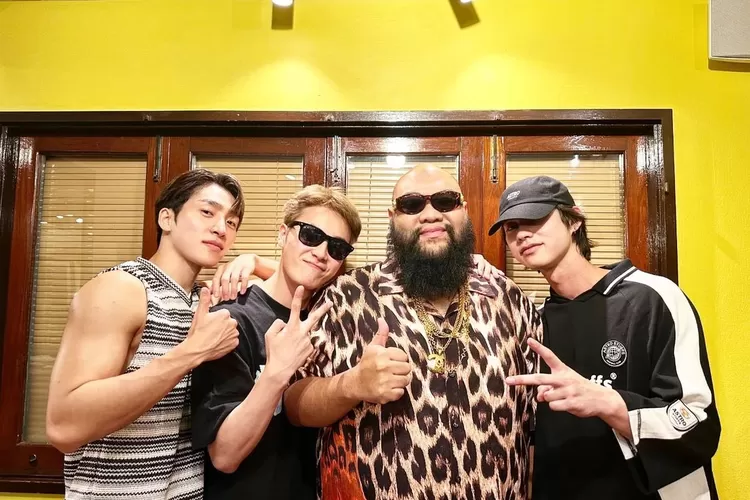 Pertemanan tak terduga antar F.Hero, Bright Vachirawit, Sangyeon dan Haknyeon THE BOYZ. (F.Hero)