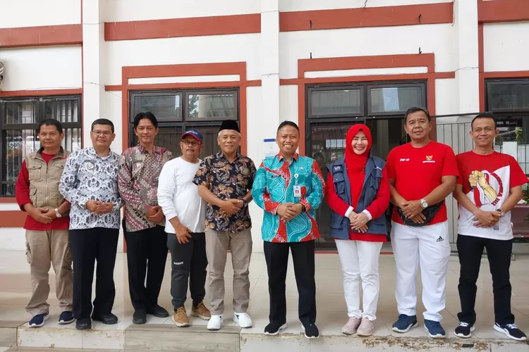 Sekretaris Daerah (Sekda) Kota Depok, Supian Suri memberikan arahan kepada Pokmas pengelolaan dana kelurahan di aula Kecamatan Tapos (Andika Eka )