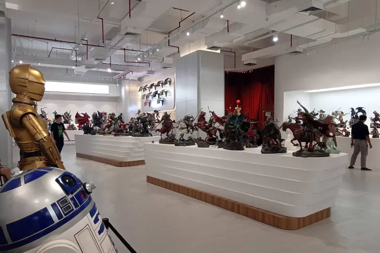 Statue 4 Heroes Gallery  (Sumber: dok. pribadi)