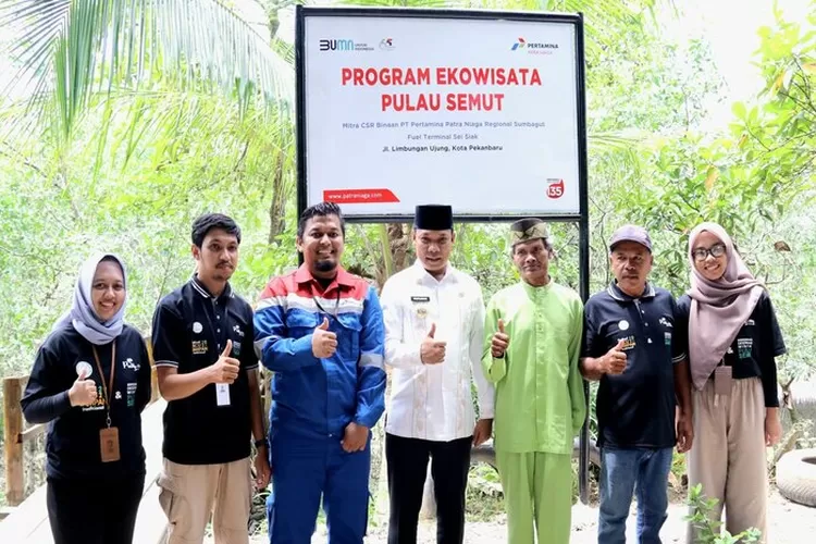 Pj Wali Kota Pekanbaru, Muflihun, saat buka acara Festival Pacu Sampan, Pulau Semut.  (dok. Pemko Pekanbaru)