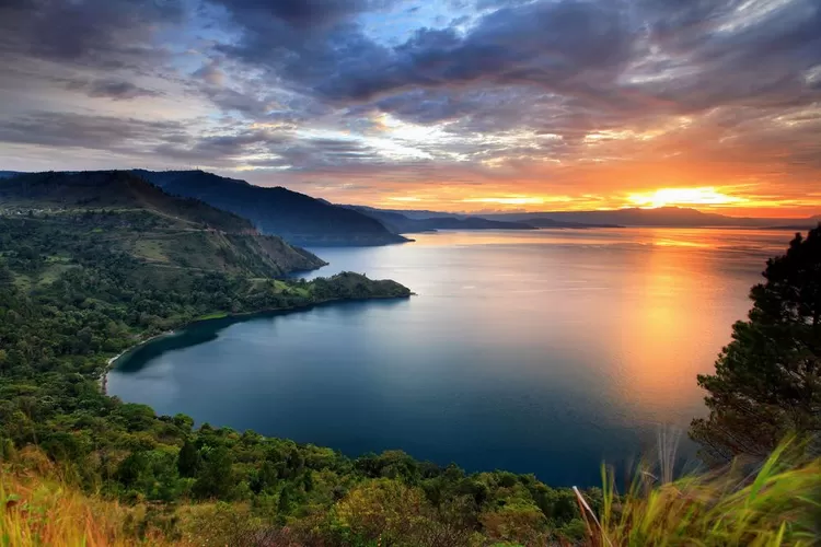 Main ke Danau Kaldera Toba Sumatera Utara Jadi Geopark Terbesar di Indonesia (Kemenparekraf.go.id)