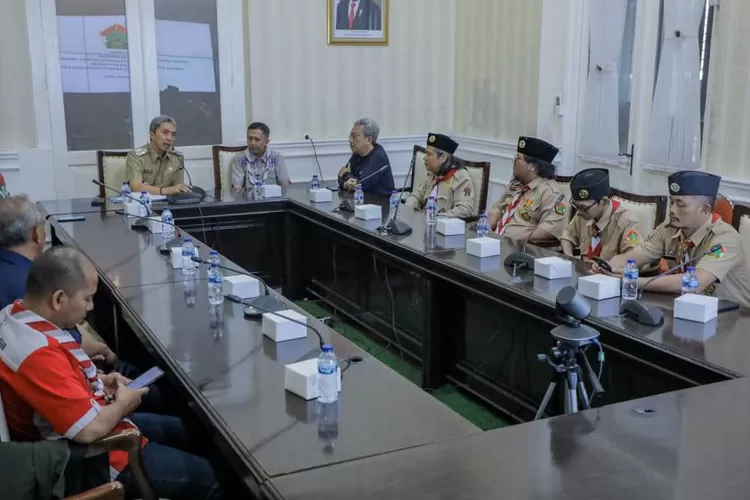 Ketua Kwarcab Pramuka Kota Bogor Dedie Rachim menemui SAKOCAB SPN. (Pemkot Bogor)