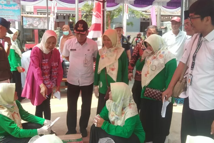 LOMBA : Bank Sampah Rehap yang terletak di RT1/7 Kelurahan Jatijajar, Kecamatan Tapos, menjalani Rechecking 3R. (ANDIKA EKA/RADAR DEPOK)
