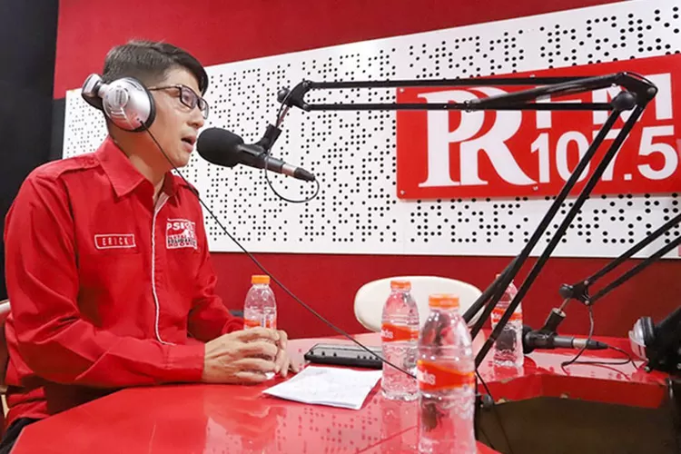 Sekretaris Komisi A DPRD Kota Bandung, Erick Darmadjaya, B.Sc., tanggapi nasib para tenaga honorer di lingkungan Pemkot Bandung, jelang revisi UU ASN disahkan (Gorajuara.com/Humpro DPRD Kota Bandung)